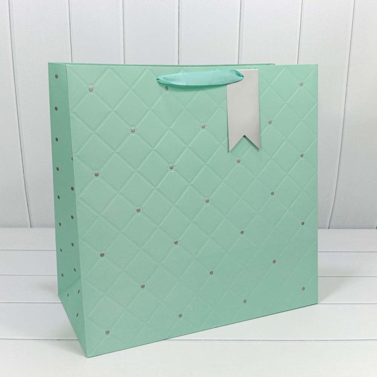 000152W Пакет подарочный "Эксклюзив" (микс) 47*47*20 230г 1/20 1/80