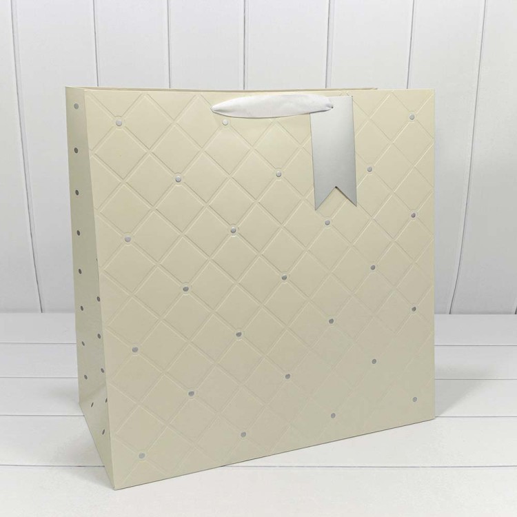 000152W Пакет подарочный "Эксклюзив" (микс) 47*47*20 230г 1/20 1/80