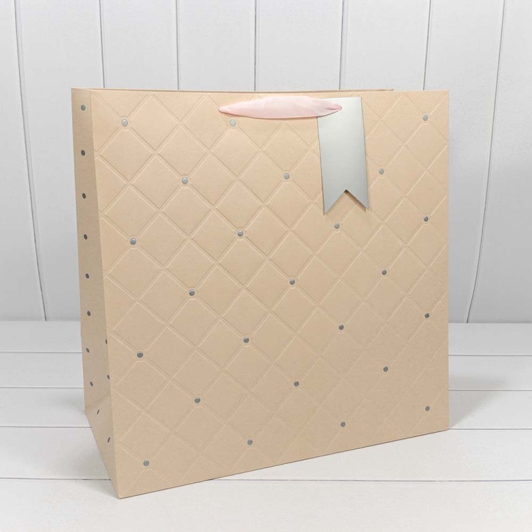 000152W Пакет подарочный "Эксклюзив" (микс) 47*47*20 230г 1/20 1/80