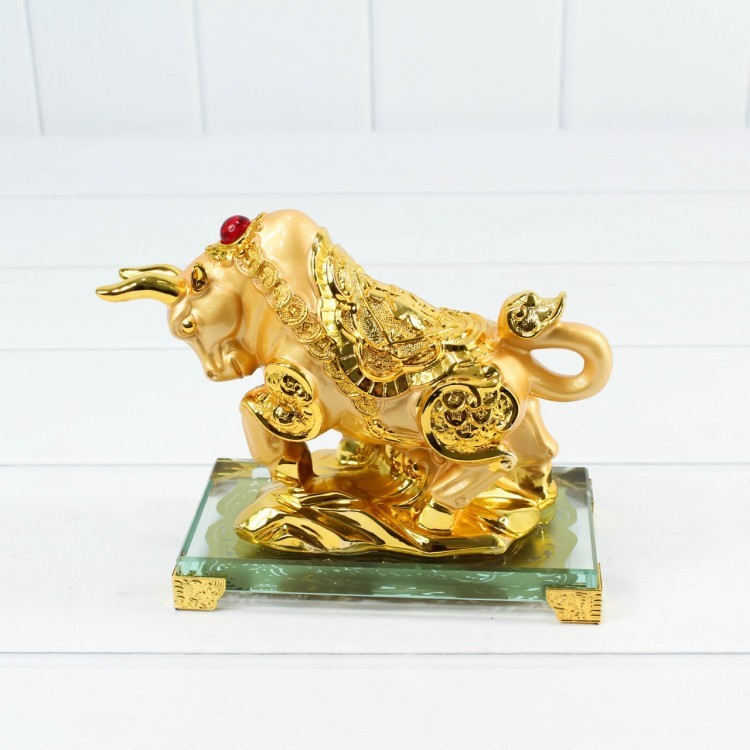 ZM50-1 Бык с монетами на подставке 180*80*150 мм (сусальное золото)